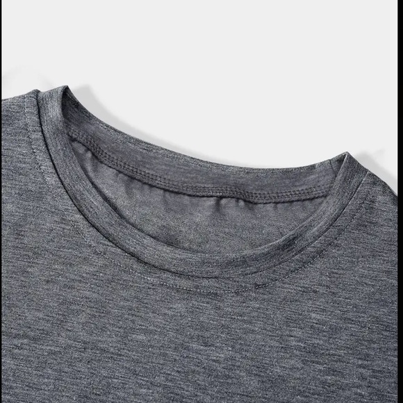 Women’s Gray Christmas Tree Short Sleeve Graphic T-Shirt - Size XL - NWOT - Picture 6 of 6